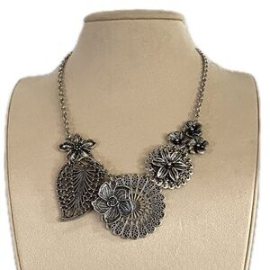 Metal Flower Necklace